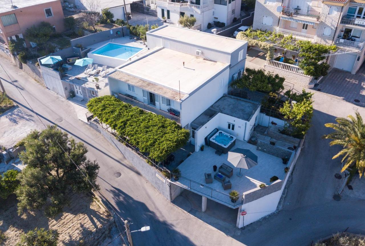 Apartments Lidija - Sea View Apartment With Exclusive Right Of Using Hot Tub Or Split Level Apartment With Exclusive Right Of Using Pool Podstrana Exterior foto