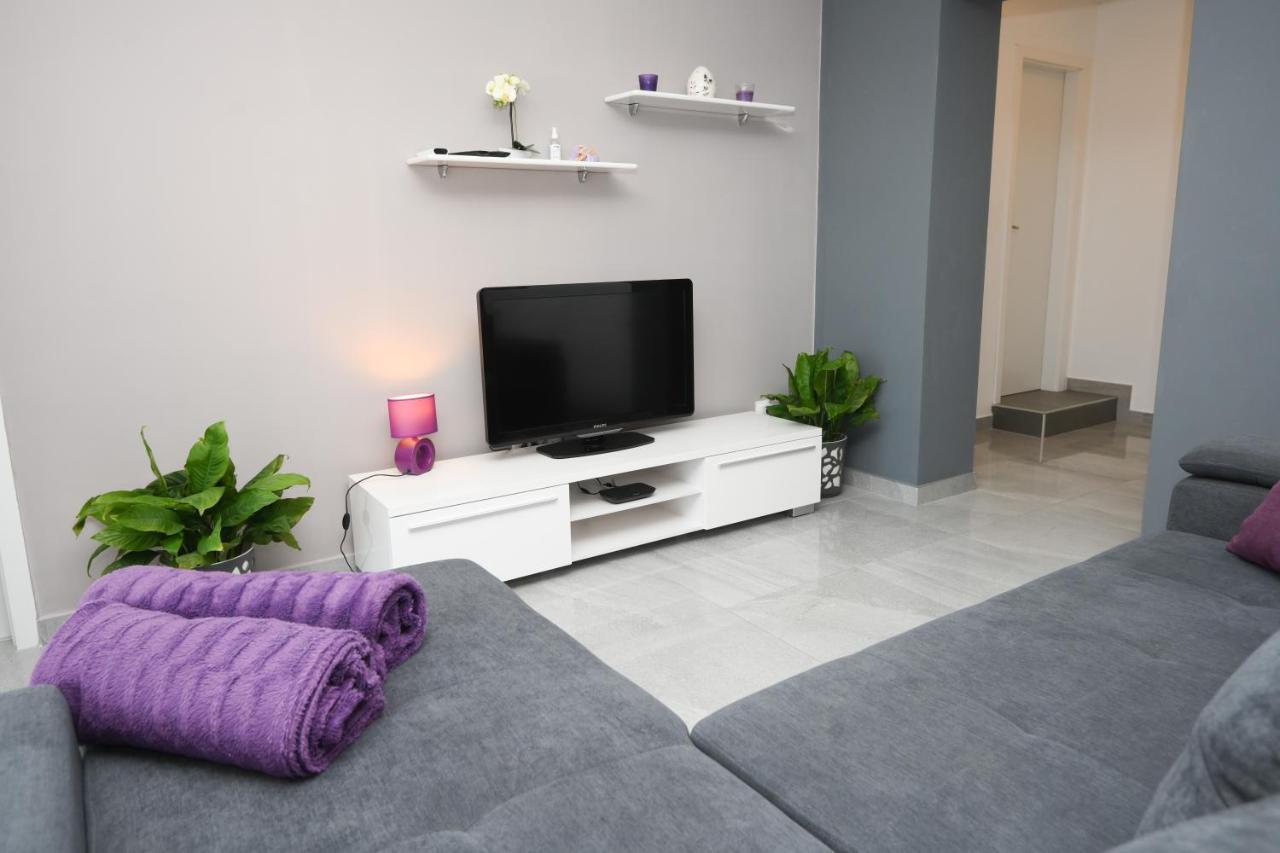 Apartments Lidija - Sea View Apartment With Exclusive Right Of Using Hot Tub Or Split Level Apartment With Exclusive Right Of Using Pool Podstrana Exterior foto