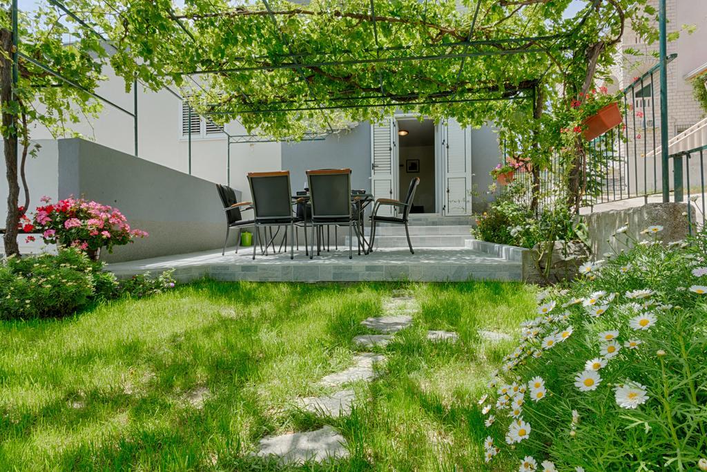 Apartments Lidija - Sea View Apartment With Exclusive Right Of Using Hot Tub Or Split Level Apartment With Exclusive Right Of Using Pool Podstrana Exterior foto