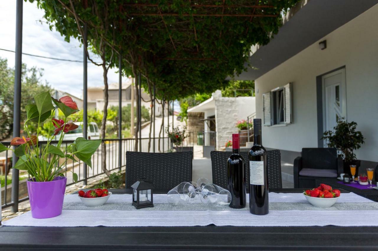 Apartments Lidija - Sea View Apartment With Exclusive Right Of Using Hot Tub Or Split Level Apartment With Exclusive Right Of Using Pool Podstrana Exterior foto