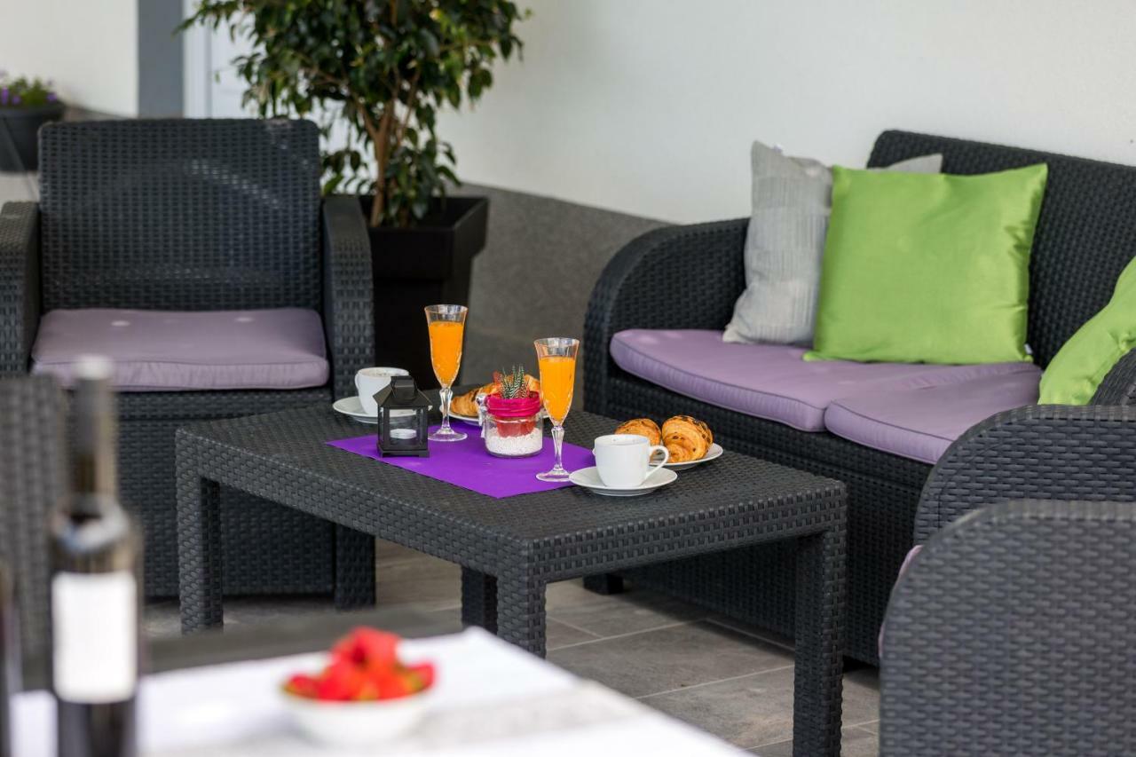 Apartments Lidija - Sea View Apartment With Exclusive Right Of Using Hot Tub Or Split Level Apartment With Exclusive Right Of Using Pool Podstrana Exterior foto